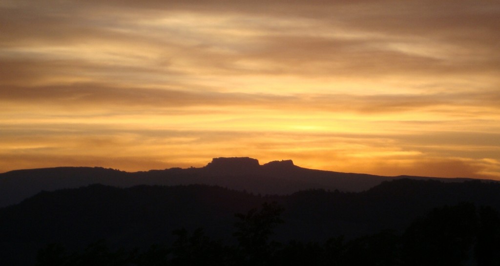 Tramonto - vista su Sasso Simone e Simoncello